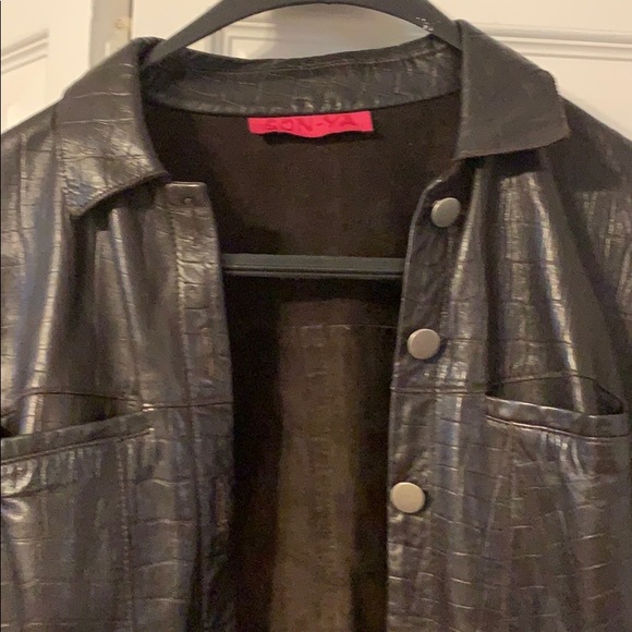 Small leather jacket - Picture 3 of 3
